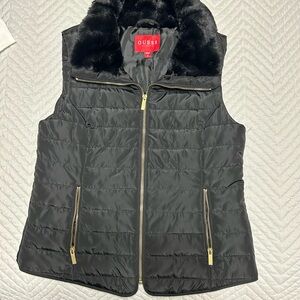 Black womens vest
Brand Guess
Size Medium
Faux fur collar